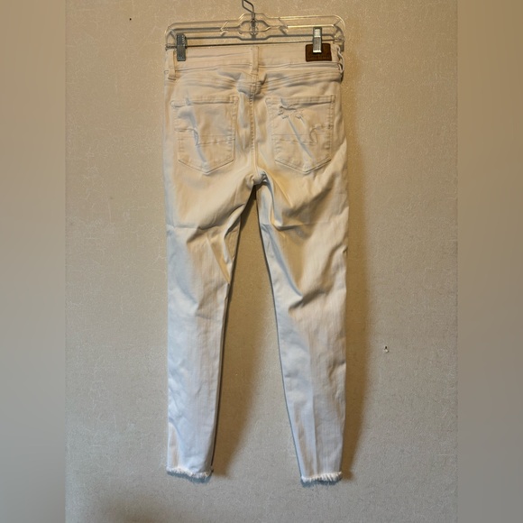 American Eagle Outfitters | Cream Distressed Skinny Jeans | Size 4 - Picture 3 of 8